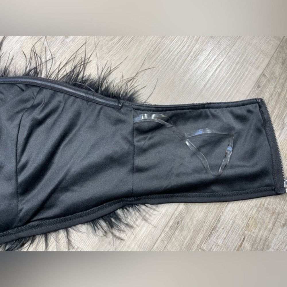 Boohoo Feather Bandeau Top W/ 8 Black Strapless Zip Back Crop LN/NWOT - Picture 4 of 8